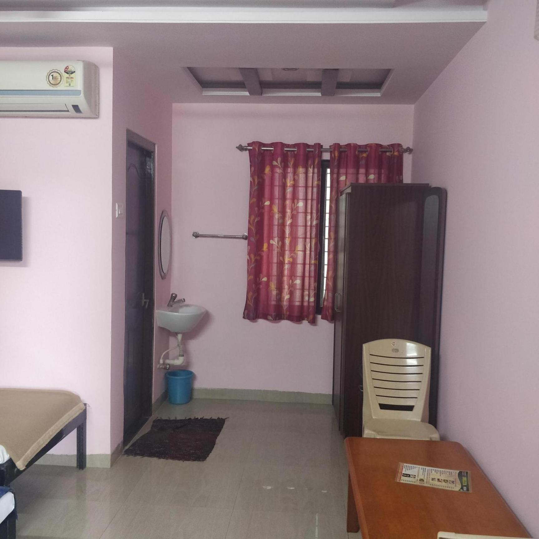 Hotel Delta Executive Shirdi Exterior photo