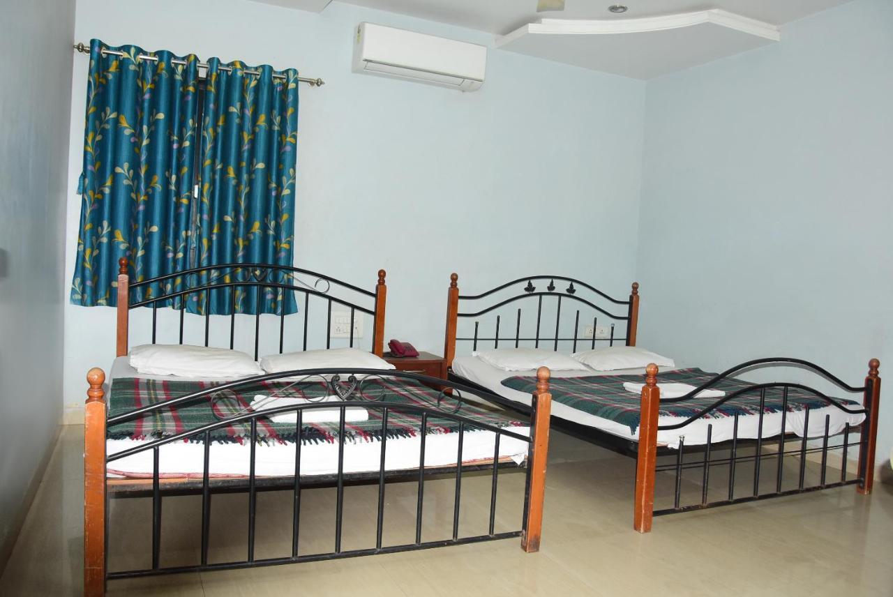 Hotel Delta Executive Shirdi Exterior photo
