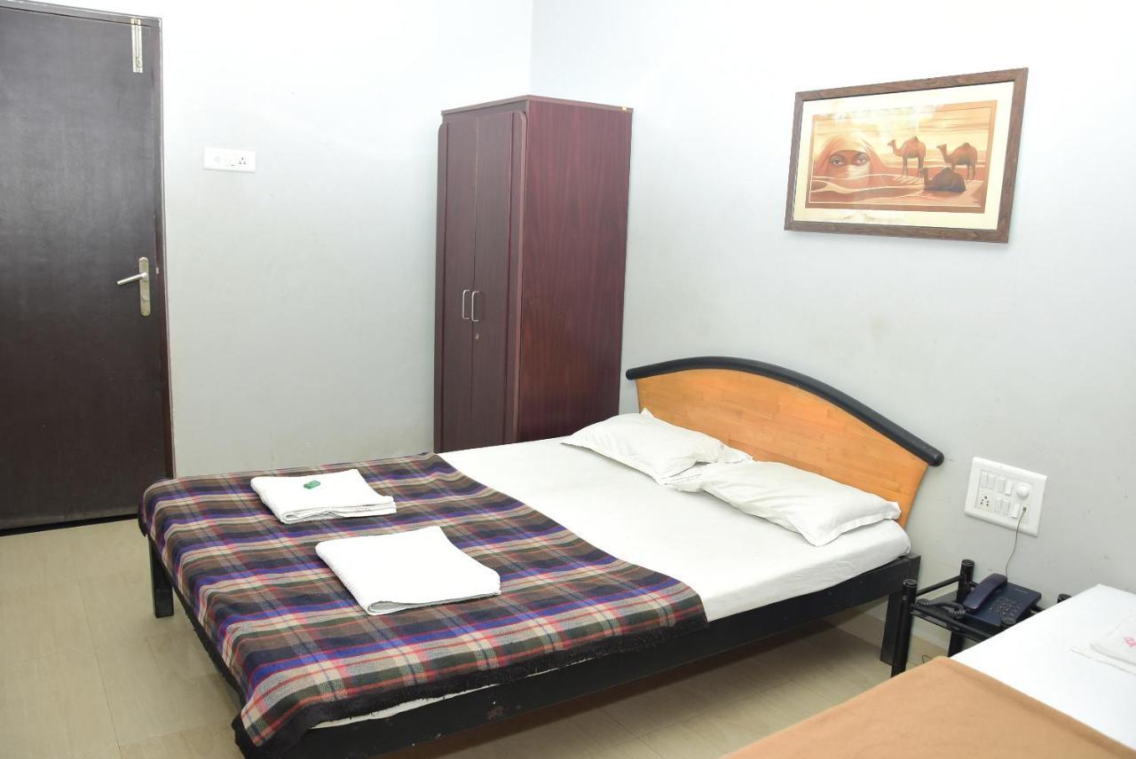 Hotel Delta Executive Shirdi Exterior photo