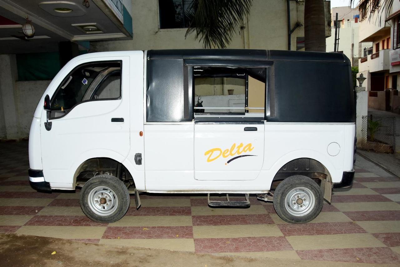 Hotel Delta Executive Shirdi Exterior photo